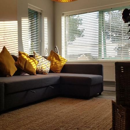 Marston GreenNew Contemporary Flat Minutes From Airport & Necアパートメント エクステリア 写真