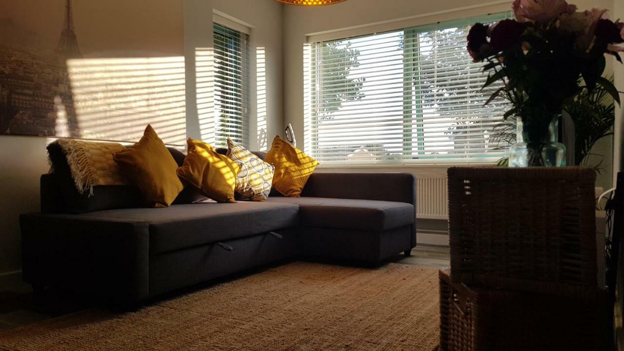 Marston GreenNew Contemporary Flat Minutes From Airport & Necアパートメント エクステリア 写真