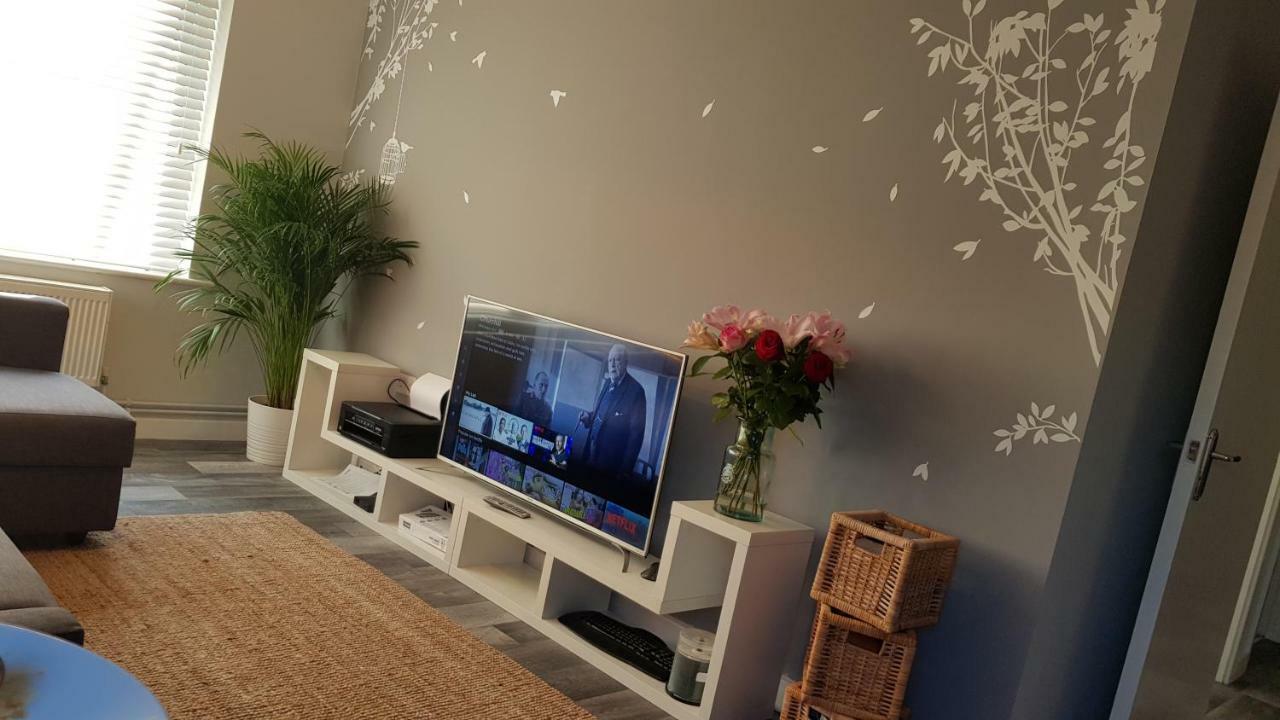 Marston GreenNew Contemporary Flat Minutes From Airport & Necアパートメント エクステリア 写真